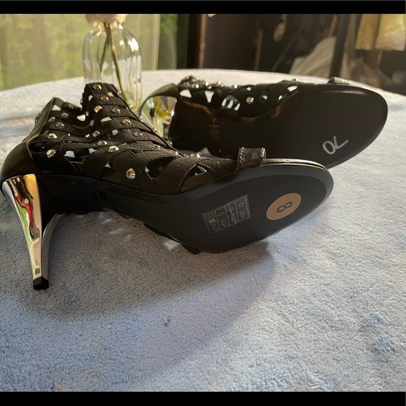 MICHAEL Michael Kors Brand New shoes heels. Size 8 - Picture 5 of 10